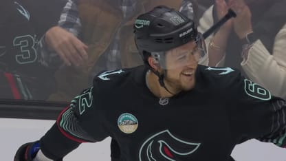 DAL@SEA: Montour scores goal against Casey DeSmith