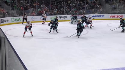 FLA@SEA: Luostarinen marque un but contre Joey Daccord