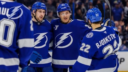 TBL vs. MTL | Holmberg with deflection goal