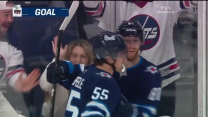 Connor dégaine sur réception et marque