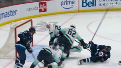 Un doublé pour Connor et un 900e point pour Scheifele