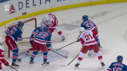 DET@NYR: Perron marque un but contre Jonathan Quick