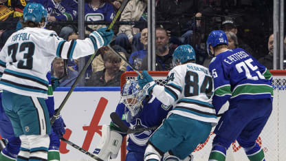 Toffoli rips one home