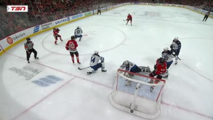 WPG@CHI: Hellebuyck with a great save against Connor Bedard