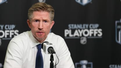 Dave-Hakstol-no-badge