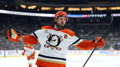 McTavish Opens Up the Scoring 