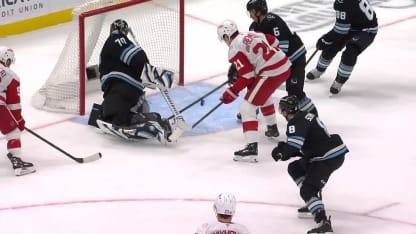 Larkin inscrit les Red Wings à la marque