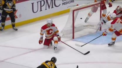 Une cage déserte s'offre à Tomasino