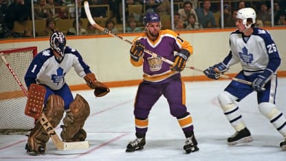 Dionne vs Leafs 1982