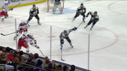 Lafrenière atteint le plateau des 20 buts