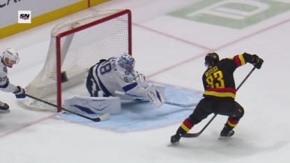 TBL@VAN: Karlsson scores goal against Andrei Vasilevskiy
