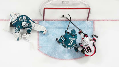 Stützle stochert den Rebound rein 