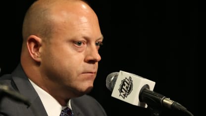 Stan Bowman wird als GM der Oilers eingestellt und löst Holland ab