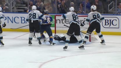 Snuggerud marque son 1er but dans la LNH