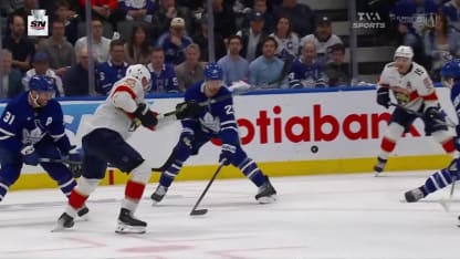 Bennett joue de chance et réduit l'écart