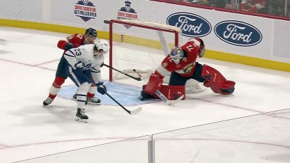 TOR@FLA: Bobrovsky with a great save against Matthew Knies