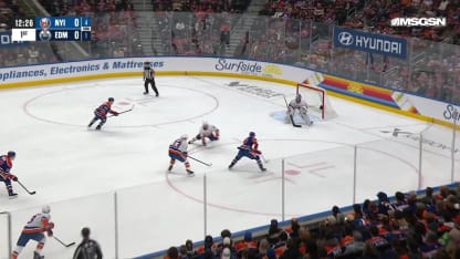 NYI@EDM: Sorokin with a great save against Zach Hyman