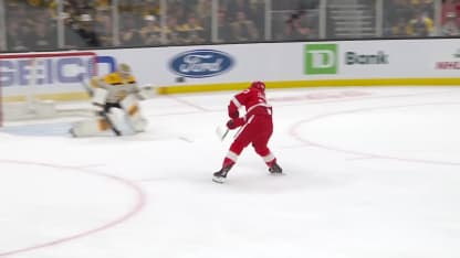 DeBrincat zvýšil náskok Red Wings