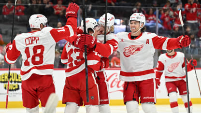 Leonard schiebt den Abpraller flach ins Tor