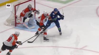 O'Connor coupe le déficit en moitié