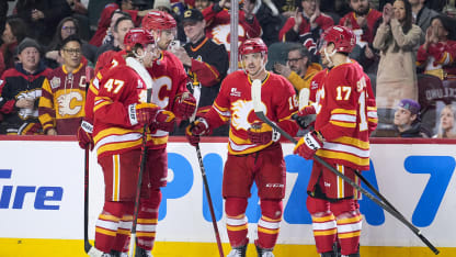 Frost cashes in on early power play