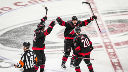 Hurricanes jsou prvními postupujícími