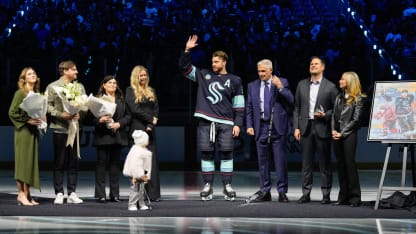 Le Kraken honore Larsson pour ses 1000 matchs