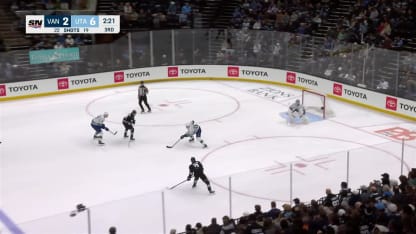 Kevin Lankinen with a Spectacular Goalie Save vs. Utah Mammoth