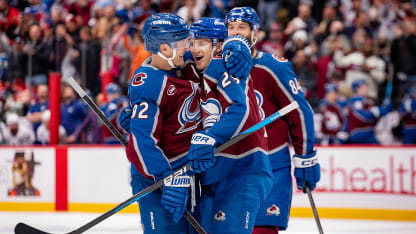 MacKinnon lässt eine Rakete los