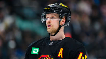 Backen Elias Pettersson utgick skadad för Vancouver Canucks