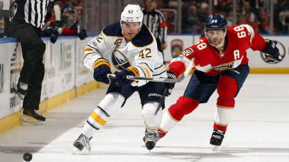 20170408-malone-jagr-mediawall