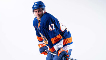 Islanders Sign Foudy