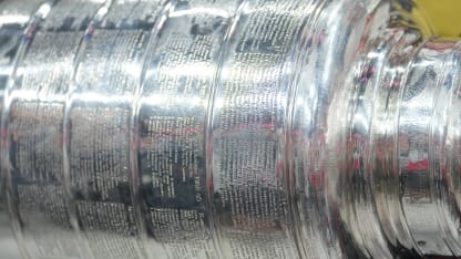 Namen der Florida Panthers auf dem Stanley Cup eingraviert