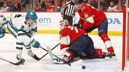 Smith cleans up rebound down low