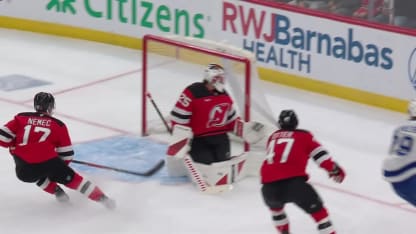 TBL@NJD: Holmberg scores goal against Jacob Markstrom