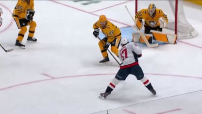 Strome trouve la lucarne pour réduire l'écart