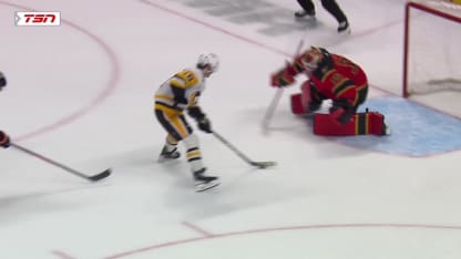 PIT@OTT: Ullmark with a great save against Thomas Novak