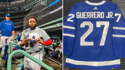 Guerrero Jr. Maple Leafs hat split