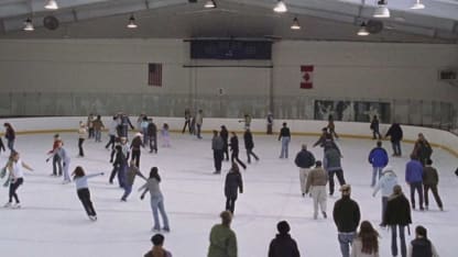 Skating-at-Pickwick-Ice