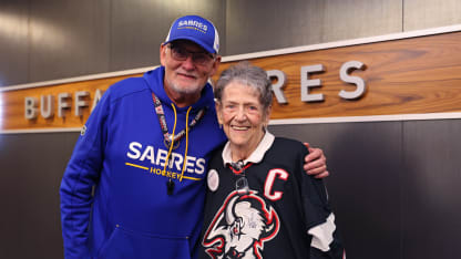 PHOTOS | Senior Wishes - Maxine Meets the Team
