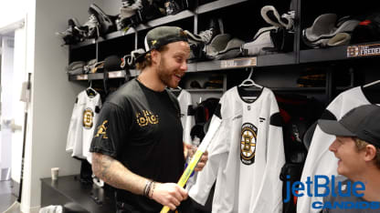 Pastrnak Pulls Off Locker Room Prank on Carlo