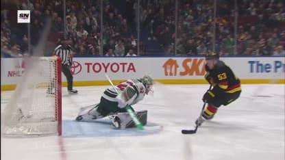 MIN@VAN: Blueger scores goal against Filip Gustavsson