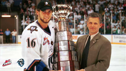 Jarret-Stoll-Kootenay-ICE-WHL-Championship-Trophy-Hall-of-Fame-LA-Kings