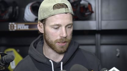 Locker Room Raw: Elias Lindholm