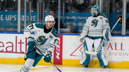 San Jose Sharks re-signed forward Pavol Regenda