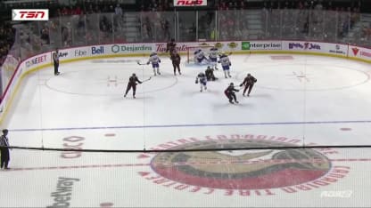 McLeod marque dans un filet désert