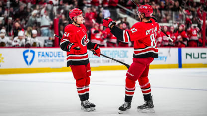 CHI@CAR: Nystrom scores goal against Spencer Knight