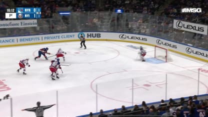 NYR@NYI: Shesterkin with a great save against Mathew Barzal
