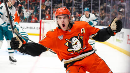 Carlsson goes end-to-end to grab early lead