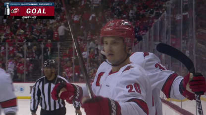 Svechnikov complète son tour du chapeau